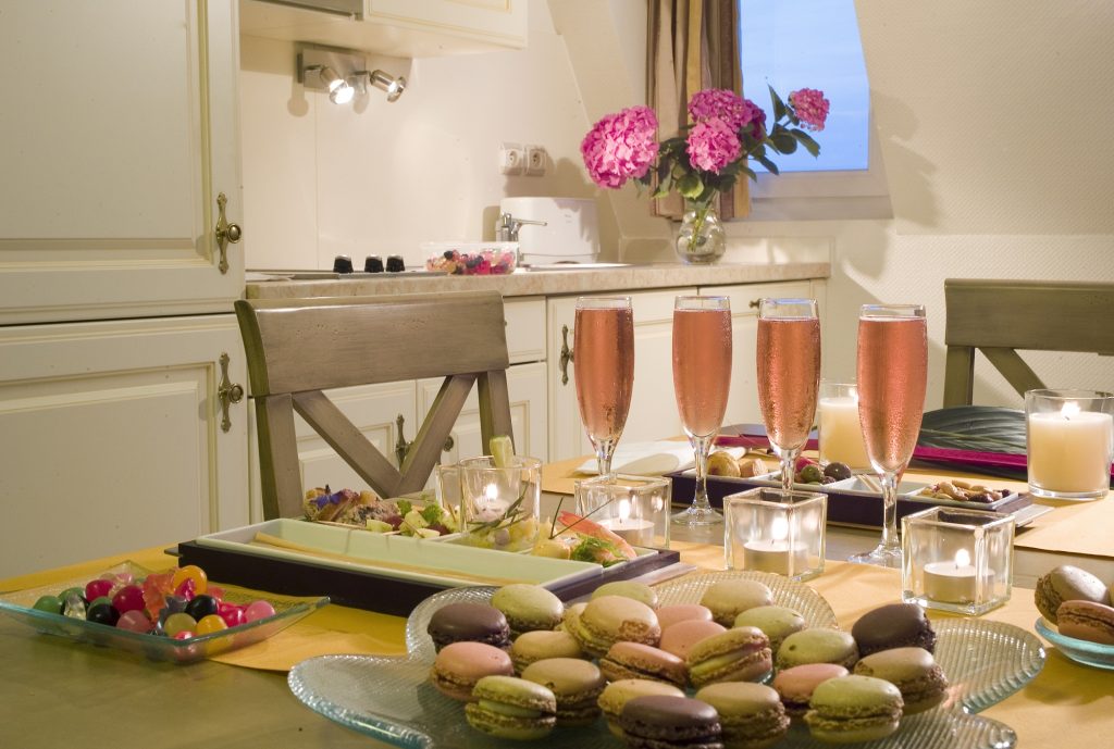 macarons und rosé - hotel deauville