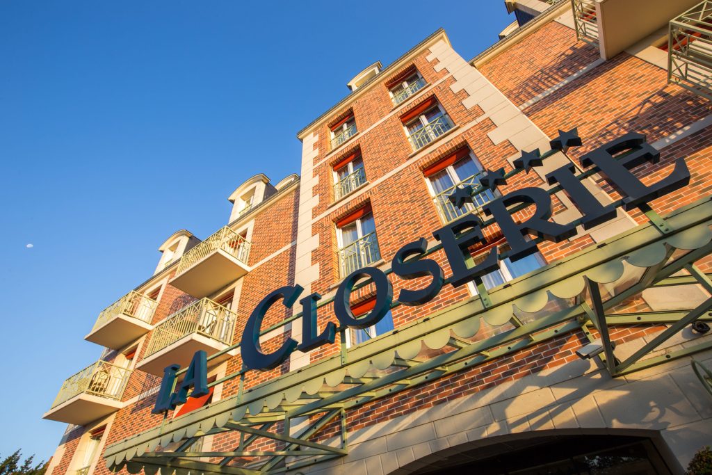 façade of the closerie - hotel deauville